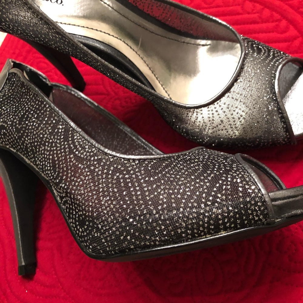 Style & Co Silver/gray mesh shoes